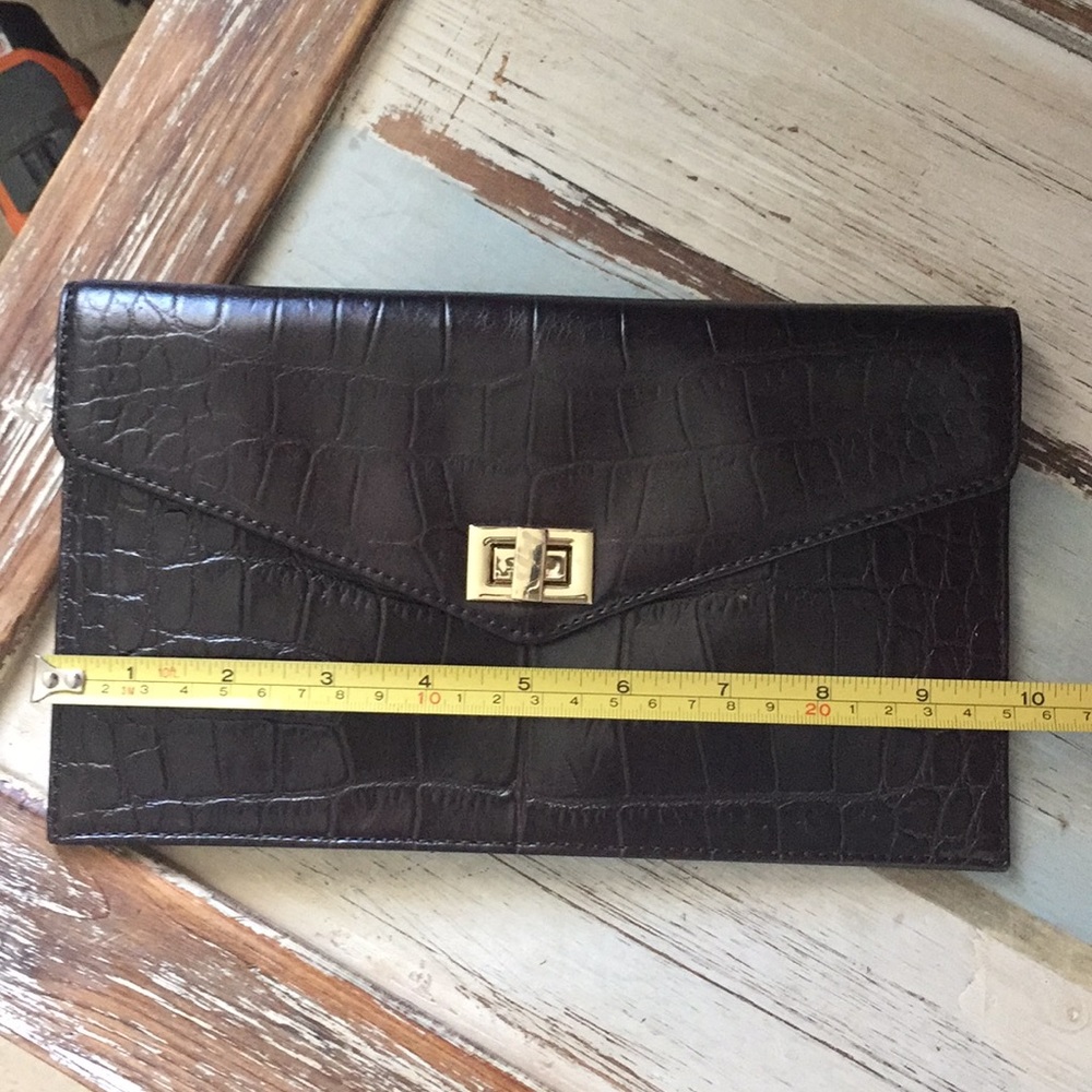 Talbots leather hand clutch - Picture 6 of 6